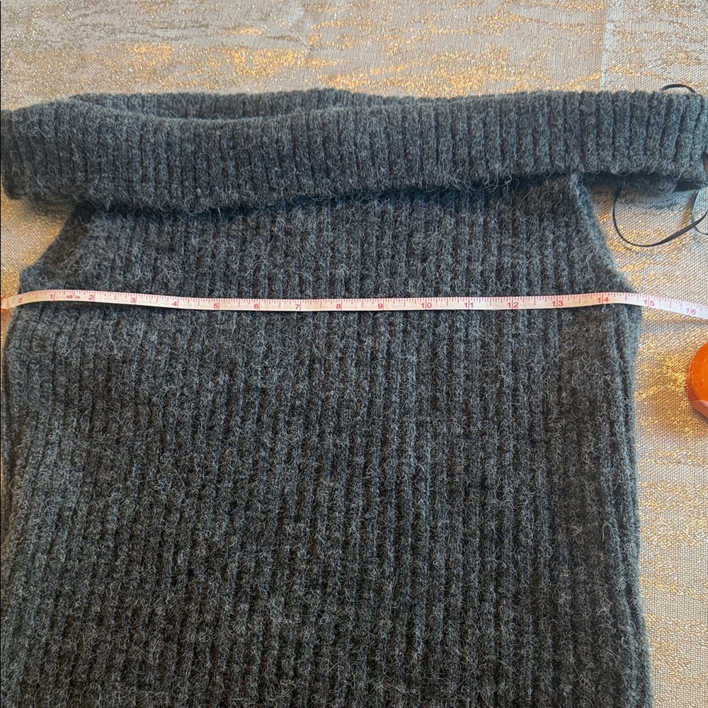 Zara Gray Ribbed Knit Top - Picture 5 of 5